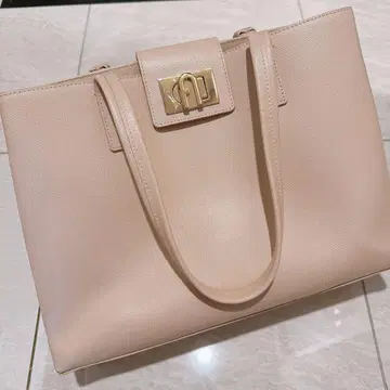 [새상품급] FURLA 베이지 천연 가죽 토트백 A4 사이즈