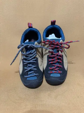 미사용 보관품 KEEN 아웃도어 등산 베이지 키즈 22.5cm