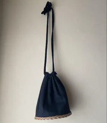 fore 라탄과 린넨 숄더백