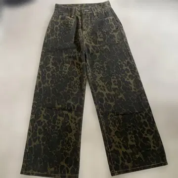 택 포함 미사용 새상품 레오파드 무늬 와이드 데님 팬츠