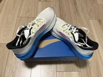 BROOKS Hyperion 27.0 화이트/블루/핑크