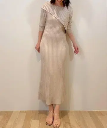 새상품급 SNIDEL 아지메 와이드 리브 니트 원피스 베이지