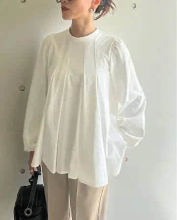 bow.a 보우에 LILY TOPS