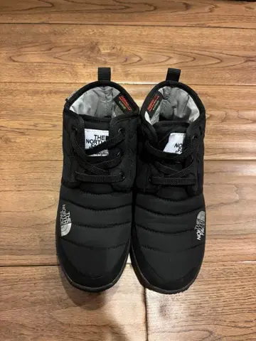 The North Face 하이컷 블랙 신발