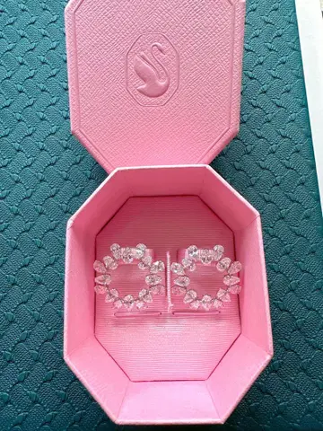 SWAROVSKI Matrix 후프 귀걸이