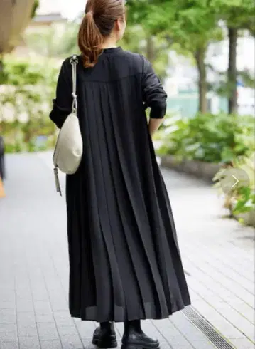 JOURNAL STANDARD 백 플리츠 원피스