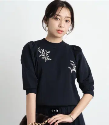 저스길리티 배색 비즈 자수 풀오버