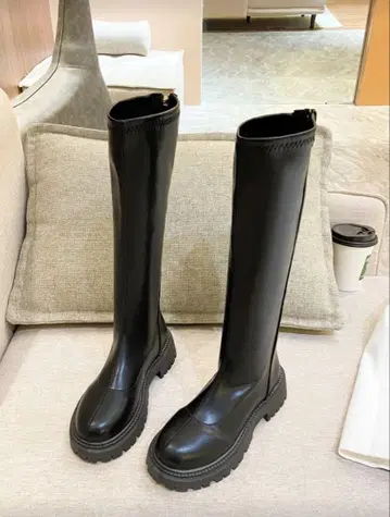 블랙 니하이 부츠 합성 피혁 스트랩이 달린 블랙 샌들