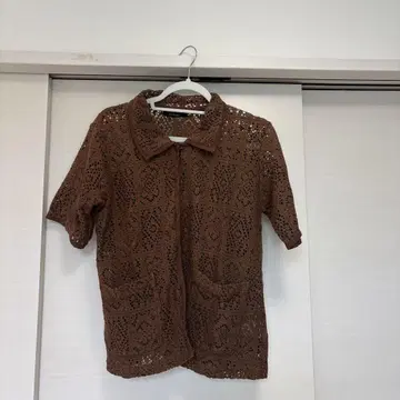 w closet 브라운 레이스 반팔 셔츠
