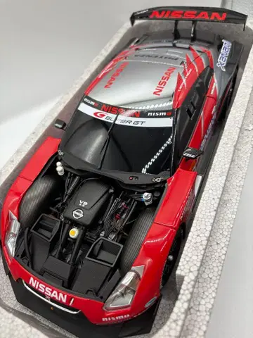 오토아트 1/18 닛산 GT-R SUPER GT 2008