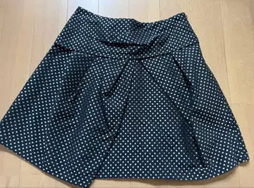 Ritsuko Shirahama 블랙 도트 무늬 플레어 스커트