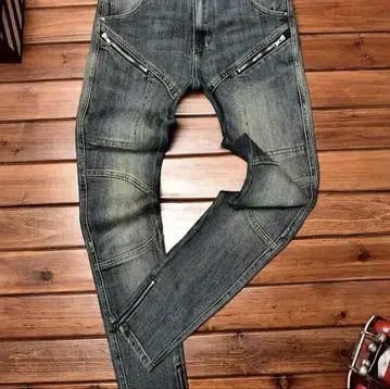 지퍼 달린 청바지