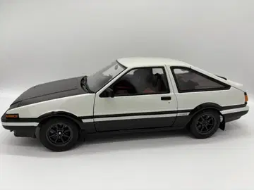 AUTOart 1/18 Toyota AE86 Sprinter Trueno