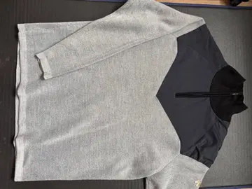 데상트 하프 지퍼 그레이 블랙 스웨터