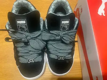 PUMA 헬로키티 콜라보 스니커즈