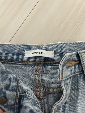 MOUSSY 데미지 스트레이트 데님