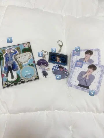 #러브시크 아크릴 스탠드 키링 캔뱃지 세트