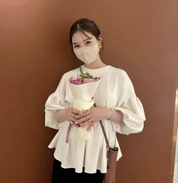 acka 플레어 슬리브 상의