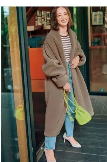 DAME FRANK 보아 코트