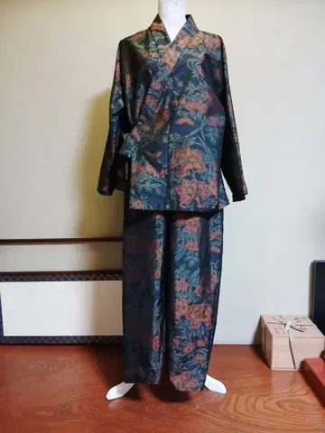 기모노 리메이크 오시마 명주 작업복 상하의 블랙과 그린 꽃무늬