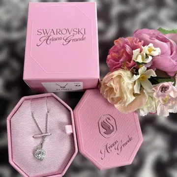 Ariana Grande x Swarovski 목걸이