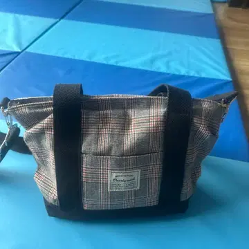 체크 무늬 토트백