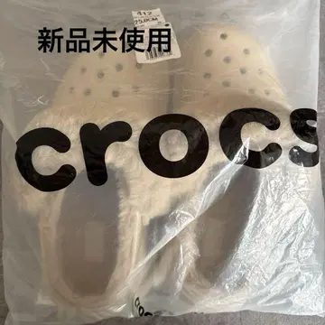 미사용 새상품 crocs 퍼 포함 클로그 샌들 25.0cm