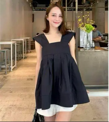 미사용 새상품 스즈노 씨 콜라보 스퀘어 넥 블라우스