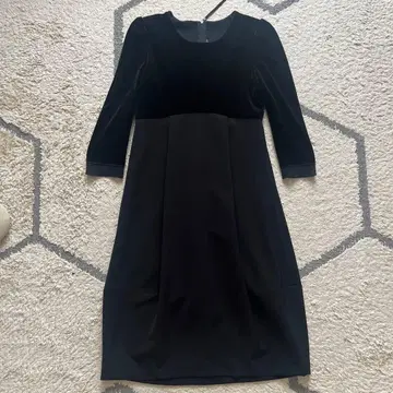 [ 새상품급 ] FOXEY NEW YORK 폭시 벨로아 절개 원피스