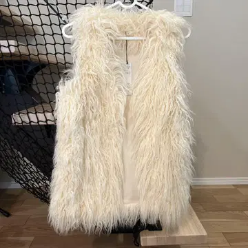 리젝시 퍼 베스트 미사용 새상품