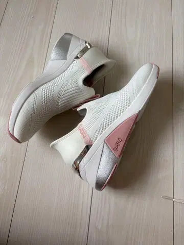 스케쳐스 Crecent Hands-Free 슬립온