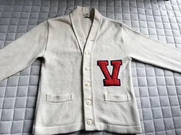 VAN 아이보리 V 자수 가디건