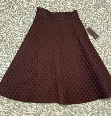 미사용 새상품 FOXEY 38 퀼팅 플레어 스커트 포트 폭시