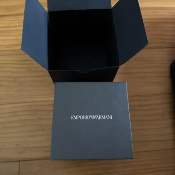 EMPORIO ARMANI 블랙 다이버즈 시계