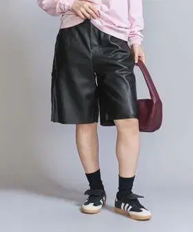 roku 블랙 가죽 숏팬츠 38