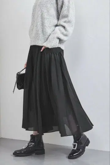 24AW 새상품급 오간자 플레어 스커트