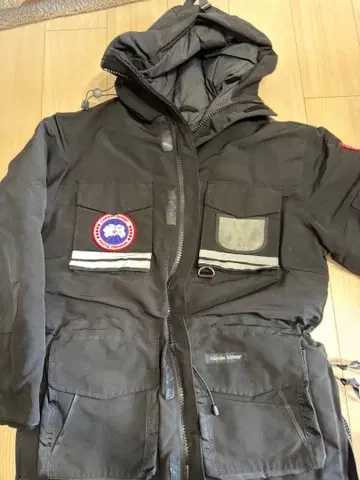Canada goose SNOWMANTHA 블랙 다운 자켓