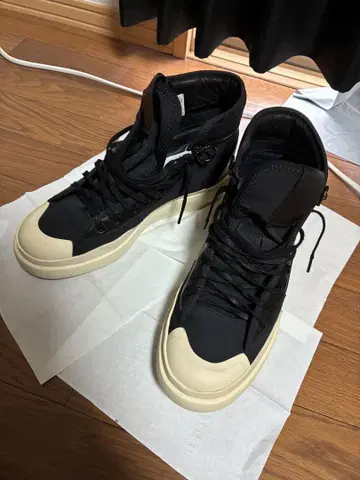 Y-3 하이컷 스니커즈 블랙/베이지