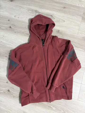 adidas 빨간색 후드티 LL 사이즈