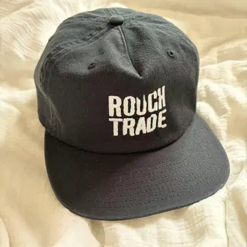 ROUCH TRADE 캡