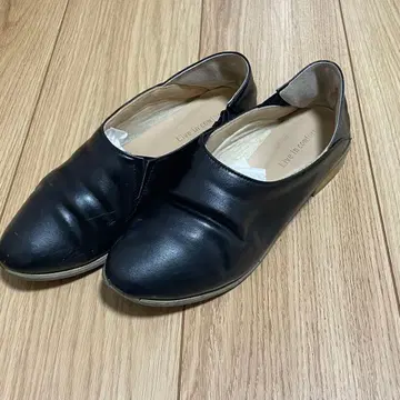 Live in comfort 플랫 슈티