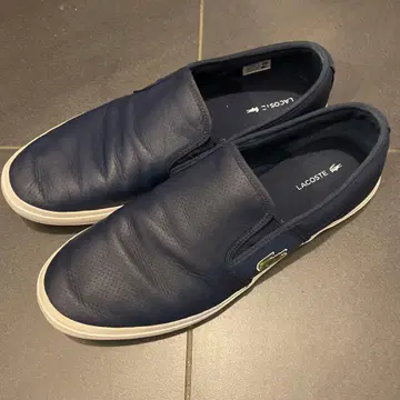 LACOSTE 네이비 슬립온 스니커즈