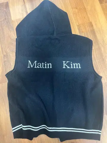 마틴킴 후드 부착 블랙 베스트