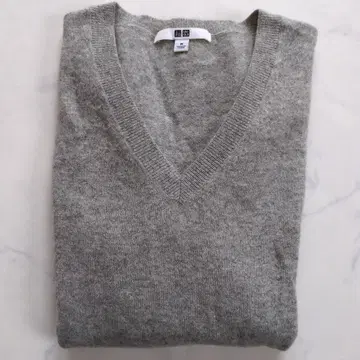 유니클로 UNIQLO 캐시미어 100% 그레이 V넥 스웨터 M