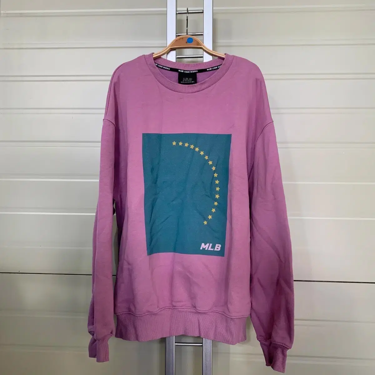 Mlb pink sweatshirt t-shirt