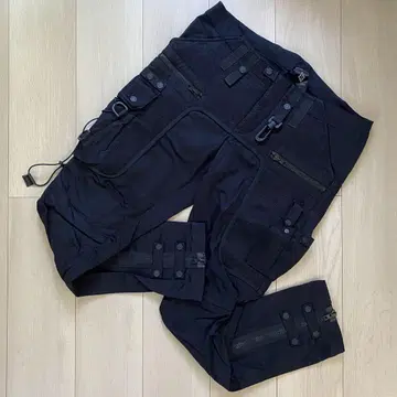 [새상품] MARCELO BURLON 블랙 카고 팬츠
