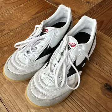 Mizuno Morelia 화이트/블랙 신발 24.5cm