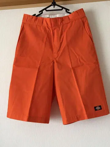 Dickies 오렌지 하프 팬츠 30