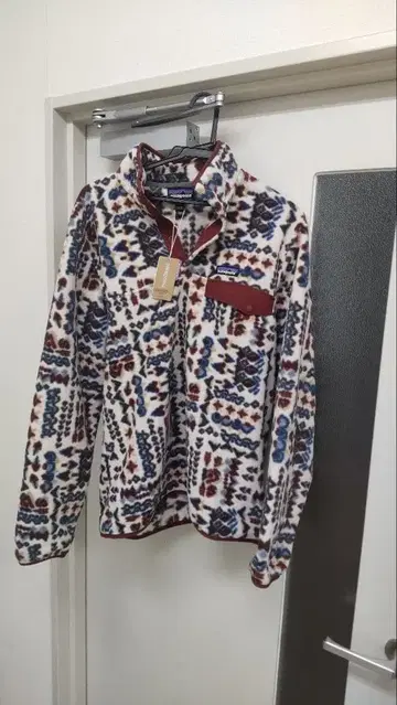 patagonia 플리스 자켓 기하학 패턴