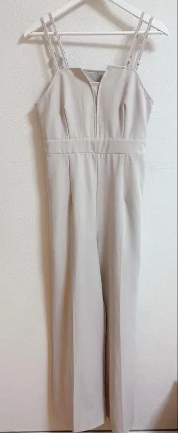 에메리 뷔스티에풍 살로펫